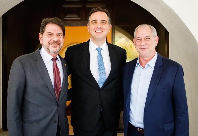 Imagem da noticia Ciro Gomes se encontra com Pacheco: "Conversamos muito sobre o Brasil"