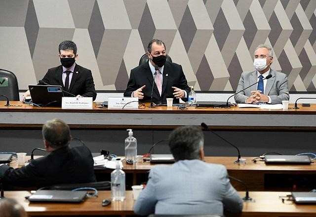 Imagem da noticia CPI adia depoimento de Élcio Franco e substitui por Dimas Covas