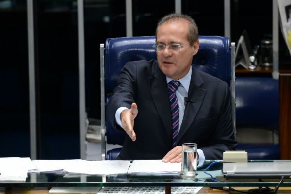 Senado rejeita decisão de ministro do STF e mantém Renan na presidência da Casa