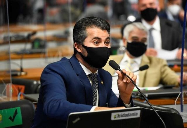 Imagem da noticia Querem imputar a Bolsonaro um "crime impossível", diz aliado na CPI