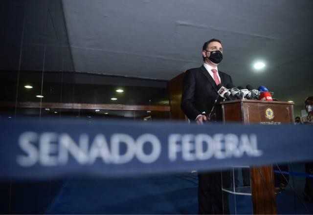 Imagem da noticia Presidente do Senado cancela sessões após ameaças golpistas ao Supremo