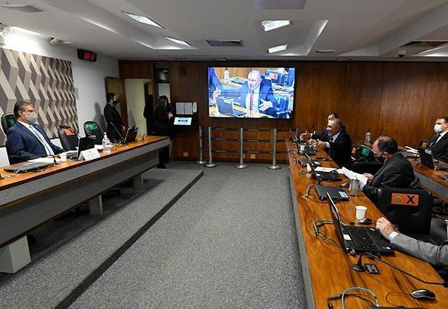 Imagem da noticia Senadores querem explicações de Araújo sobre visita de Pompeo a Roraima