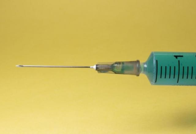 Vacinação começa a surtir efeito no Reino Unido
