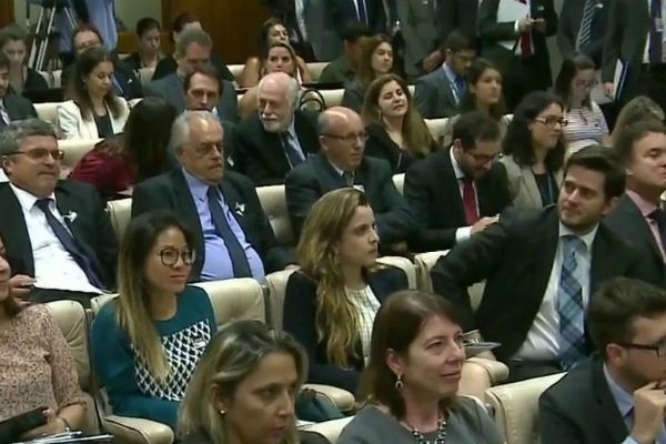 Imagem da noticia Setor de serviços faz pressão contra proposta de aumento do PIS/Cofins
