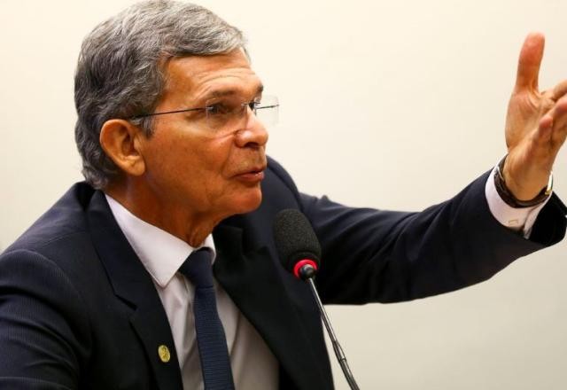 Imagem da noticia Presidente da Petrobras é avisado pelo governo que será demitido