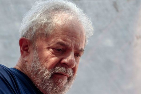 Sindicato dos Delegados da PF do Paraná pede transferência de Lula