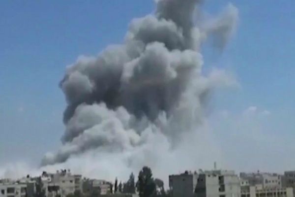 Síria: Região atingida por armas químicas é bombardeada