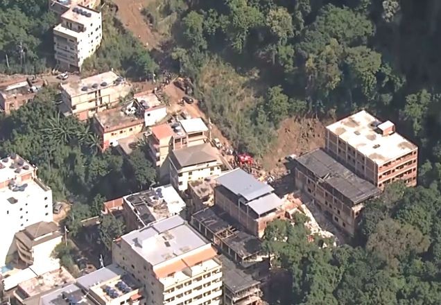 Imagem da noticia Sobe para três o número de mortos após desabamento de prédios no Rio