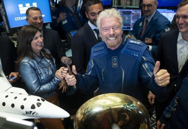 AO VIVO: Bilionário Richard Branson viaja ao espaço 