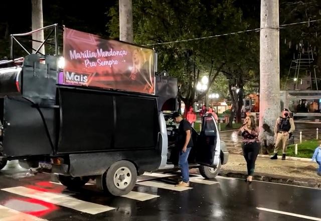 Imagem da noticia Fãs de Marília Mendonça realizam tributo à cantora em Caratinga (MG)