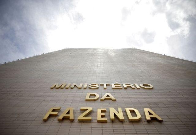 Imagem da noticia Superávit primário em abril é de R$ 15,6 bilhões, diz Tesouro
