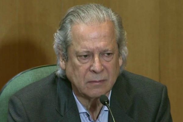 Supremo decide libertar José Dirceu