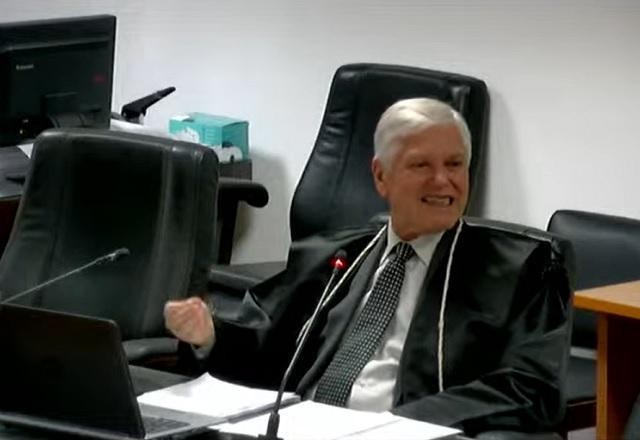 Imagem da noticia Advocacia-Geral da União pede punição a desembargador do Paraná