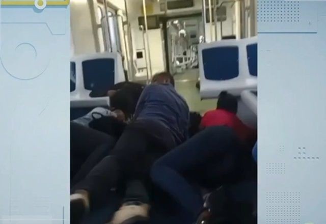 Imagem da noticia RJ: Passageiros ficam no meio de confronto e 3 PMs são baleados