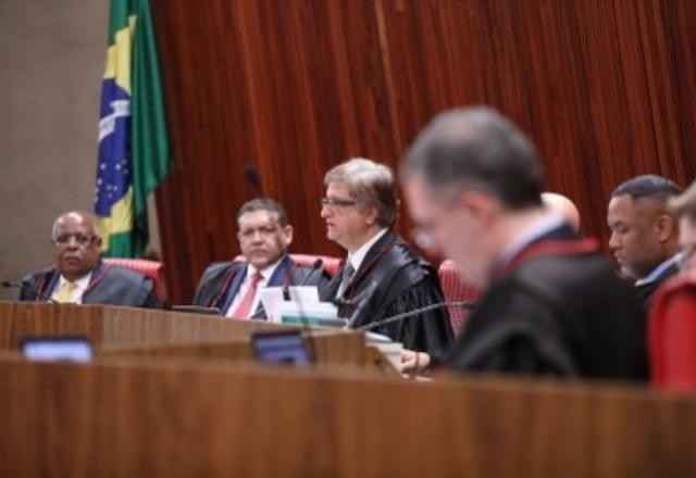 Imagem da noticia MP Eleitoral defende improcedência de ações que pedem inelegibilidade de Bolsonaro