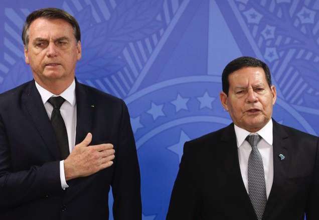 TSE volta a julgar ações que podem cassar chapa de Bolsonaro