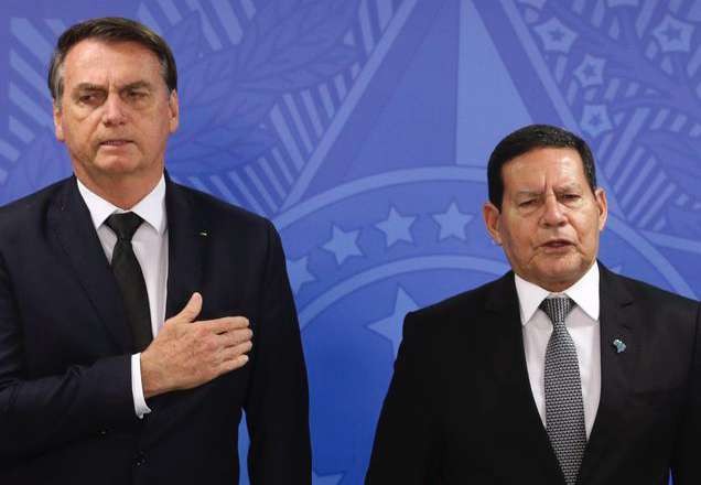 Imagem da noticia TSE volta a julgar ações que podem cassar chapa de Bolsonaro