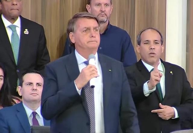 Imagem da noticia Bolsonaro: graça a Daniel Silveira foi "exemplo ao Supremo Tribunal Federal"