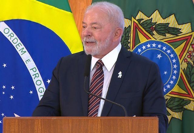 Em reunião dos 100 dias, Lula volta a criticar a taxa de juros