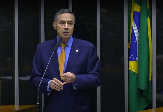 Poderes são "parceiros institucionais pelo bem do Brasil", diz Barroso