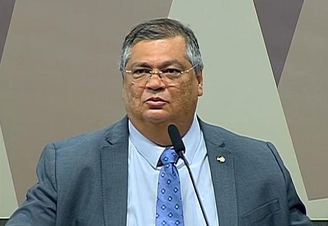 Imagem da noticia "Se o senhor é da Swat, eu sou dos Vingadores", diz Dino a Marcos do Val