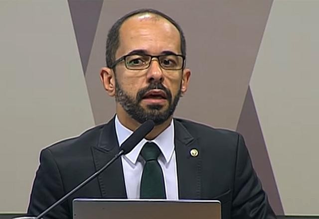 Imagem da noticia CCJ aprova Leonardo Magalhães para o comando da Defensoria Pública da União