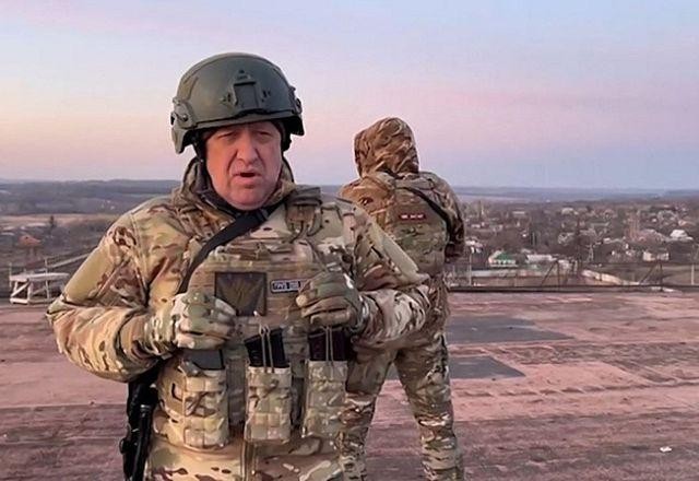 Imagem da noticia Chefe de grupo mercenário russo anuncia retirada de cidade ucraniana de Bakhmut