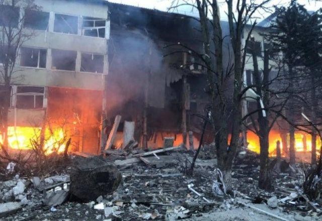 Imagem da noticia Rússia lança ataque em massa na Ucrânia e deixa 5 mortos