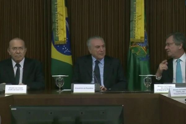 Temer viaja para a China e Rodrigo Maia o substitui na presidência