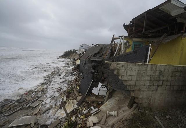 Imagem da noticia Furacão Nicole perde força após atingir a Flórida, nos EUA
