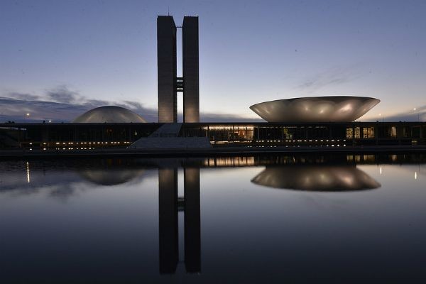 Imagem da noticia Termina nesta sexta-feira o prazo para candidatos mudarem de partido