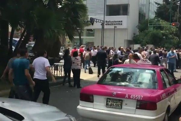 Terremoto deixa mais de 90 mortos na Cidade do México