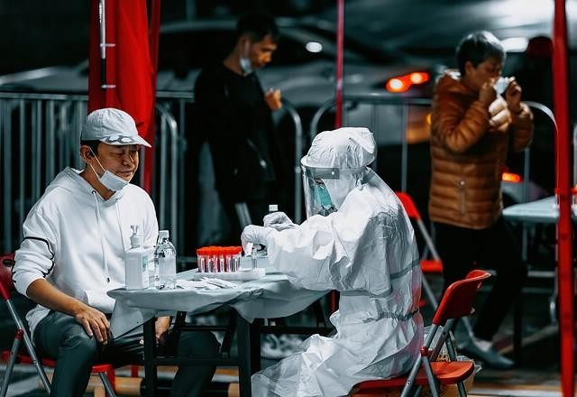 Pequim impõe restrições para conter avanço do coronavírus
