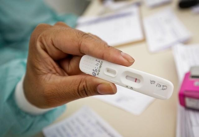 Imagem da noticia Brasil bate recorde de novos casos de covid-19 pelo 2º dia seguido