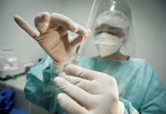 Imagem da noticia Covid-19: média móvel de casos é a maior em sete meses