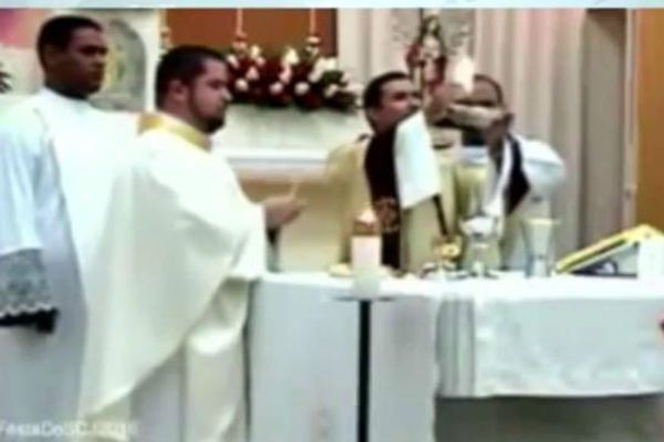 Imagem da noticia Tiroteio assusta fiéis dentro de igreja no Rio Grande do Norte 