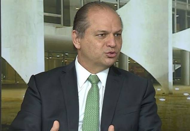 "Todos farão concessões", diz líder do governo sobre Rodrigo Maia