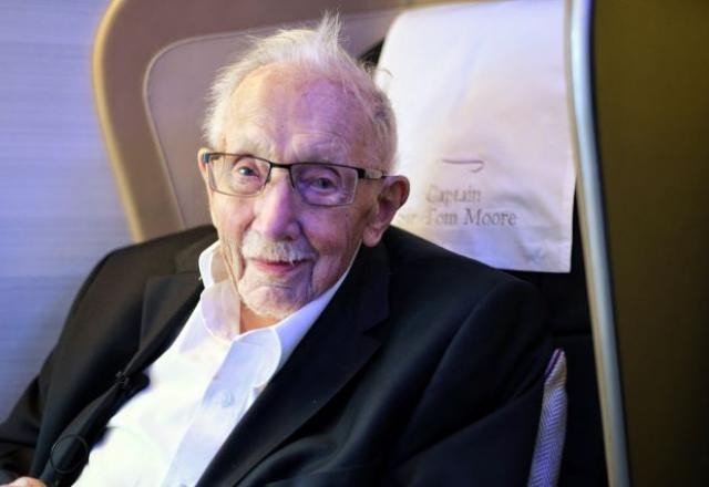 Imagem da noticia Tom Moore, britânico que arrecadou milhões contra a covid, morre aos 100