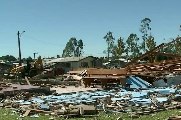 Imagem da noticia Tornado atinge Serra Gaúcha e mata uma pessoa