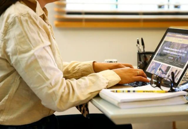 Imagem da noticia Prefeituras e órgãos públicos poderão contratar MEIs sem necessidade de licitação; entenda