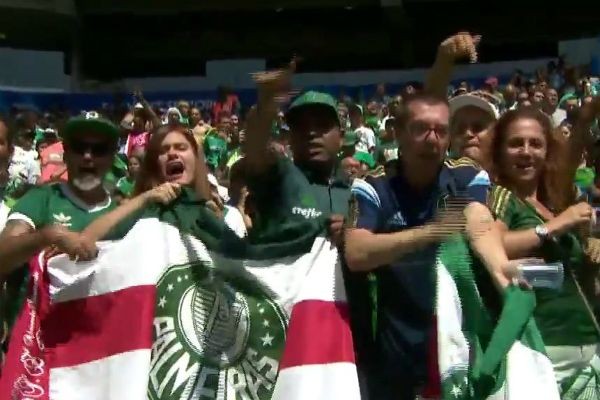 Imagem da noticia Treinos de Palmeiras e Corinthians reúnem milhares de torcedores