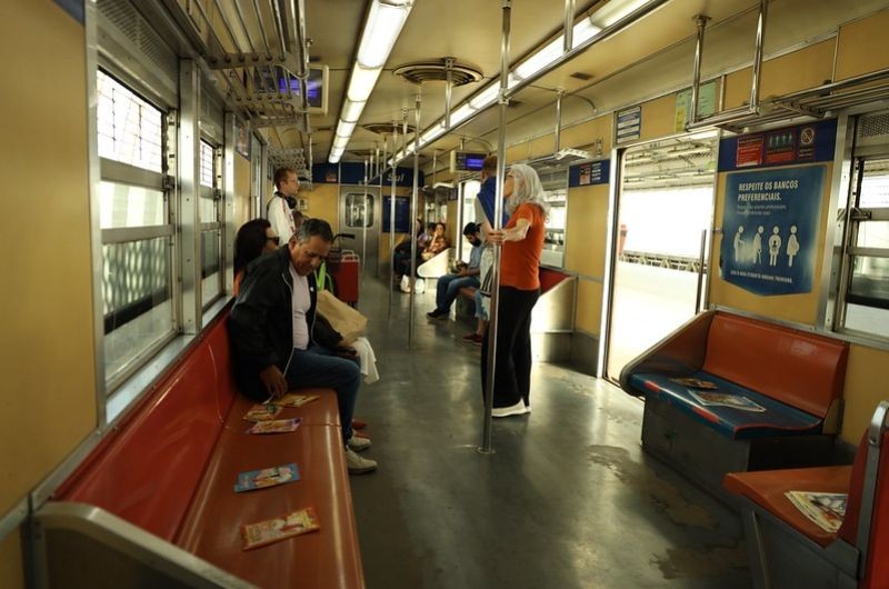 Imagem da noticia Trens metropolitanos de Porto Alegre voltam a funcionar depois de 27 dias