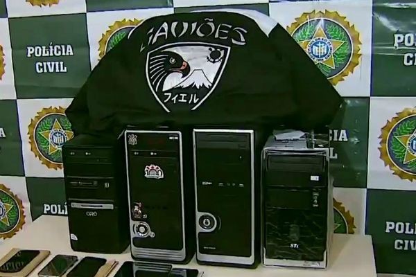 Imagem da noticia Três corintianos suspeitos de ameaçar uma juíza estão foragidos