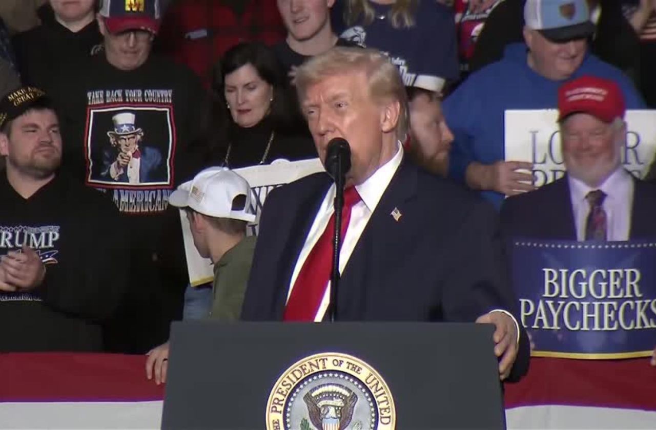 Imagem da noticia Trump diz que nova “armada” dos EUA está em direção ao Irã