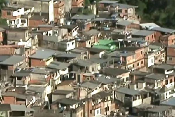 Imagem da noticia Turista argentina é baleada ao entrar em favela por engano