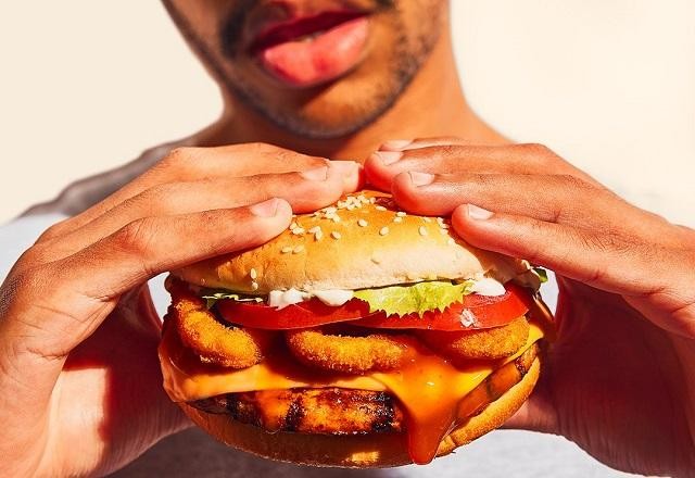 Imagem da noticia Depois de McPicanha, Procon-DF proíbe Whopper Costela do Burguer King