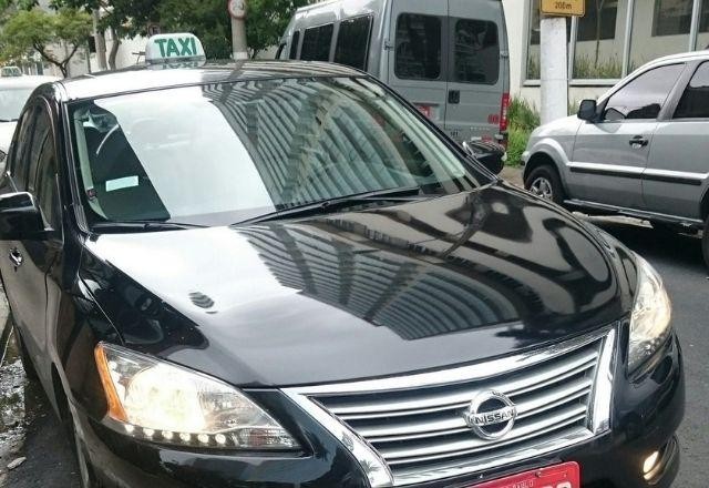 Justiça atende recurso de motoristas e extingue táxi preto em SP