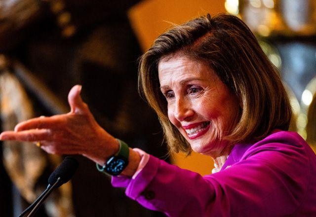 Imagem da noticia Pelosi deve visitar zona de fronteira entre Coreias do Sul e do Norte