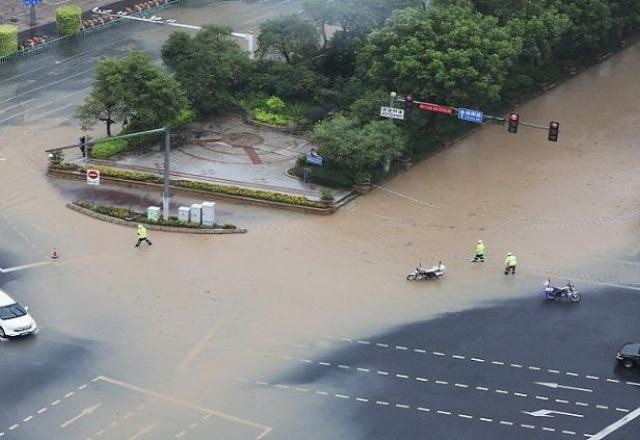 Imagem da noticia China decreta alerta vermelho em Pequim por causa do tufão Doksuri