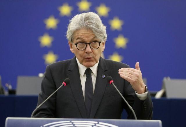 Imagem da noticia União Europeia propõe novos fundos para compra conjunta de armas